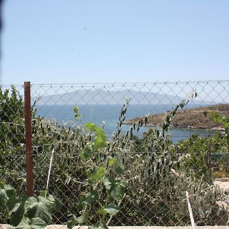 Condo Rooms Sarandë Eksteriør bilde